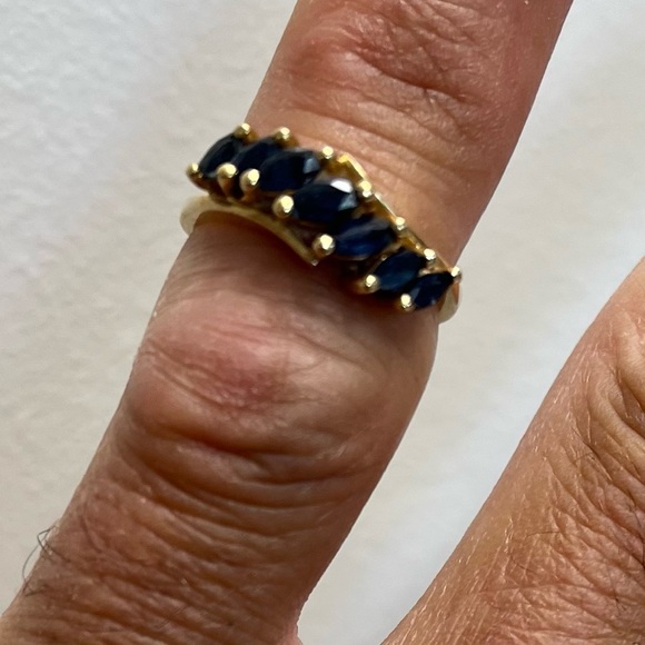Elegant Sapphire  14k Gold Stone Ring sz 6.5 - Picture 3 of 6